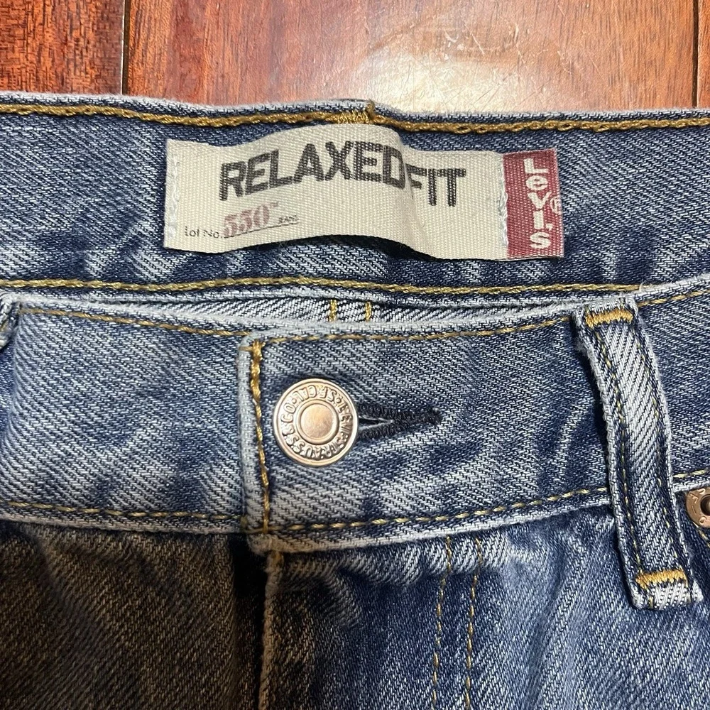 Vintage Levis 550 Jeans Mens 34x32 Blue Relaxed Fit Denim Light Wash Y2K READ *